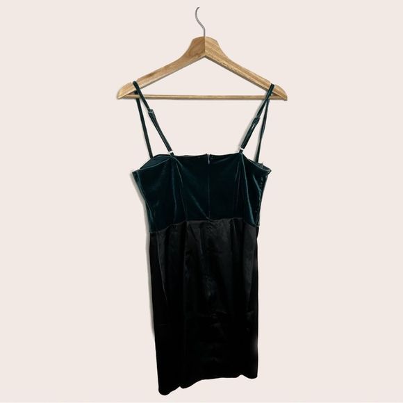 Green velvet and black satin mini dress - Picture 5 of 5